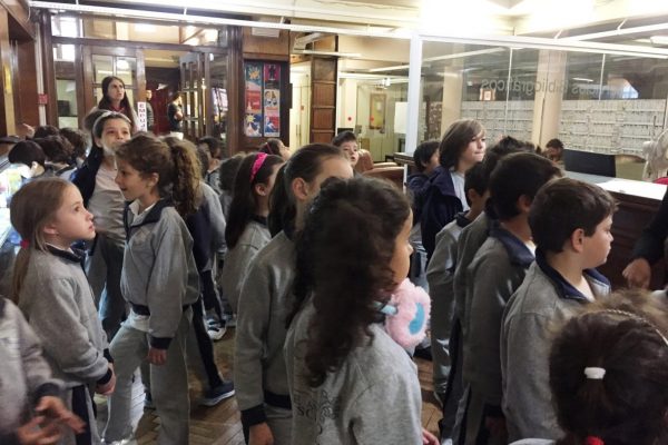 VISITA-A-BIBLIOTECA-(11)