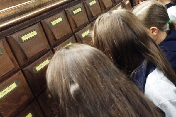 VISITA-A-BIBLIOTECA-(9)